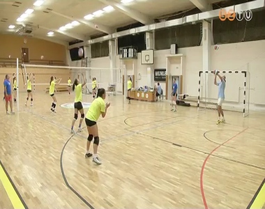 K�sz�lnek az id�nykezdetre a r�plabd�s l�nyok