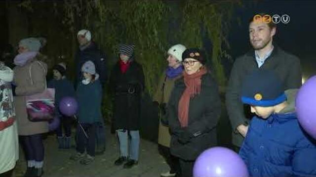 Lila sétát szervezett a Zseboroszlán Alapítvány a koraszülöttek világnapja alkalmából Lila sétát szervezett a Zseboroszlán Alapítvány a koraszülöttek világnapja alkalmából