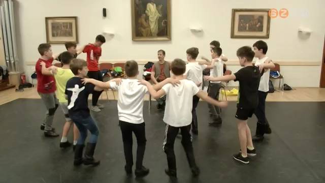 Vasi t�ncosok a F�lsz�llott a p�v�ban