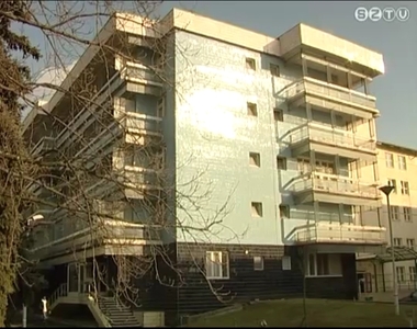 Bonthatják a kékcsempést Bonthatják a kékcsempést