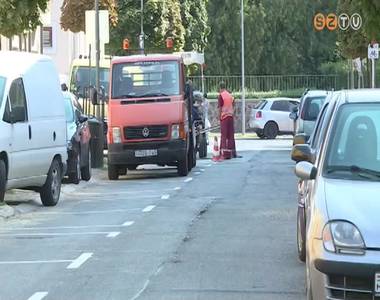 Egyirányúsították a Kisfaludy Sándor utcát Egyirányúsították a Kisfaludy Sándor utcát