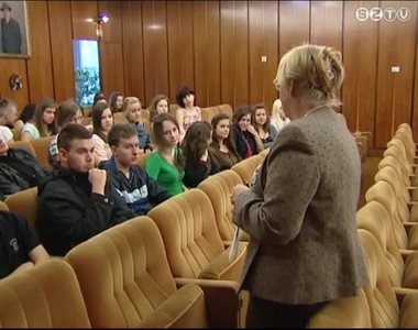 A polgármesteri hivatal működésével ismerkedhettek a Bolyai-iskola diákjai A polgármesteri hivatal működésével ismerkedhettek a Bolyai-iskola diákjai