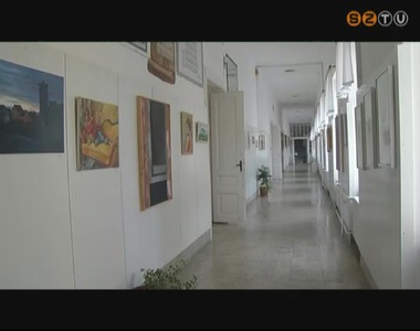 Kiállítás a 95 éves a Kanizsai Dorottya Gimnáziumban Kiállítás a 95 éves a Kanizsai Dorottya Gimnáziumban