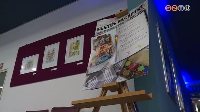 Festés Receptre címmel nyílt meg Magosi Bea akvarell-kiállítása a Savaria moziban Festés Receptre címmel nyílt meg Magosi Bea akvarell-kiállítása a Savaria moziban