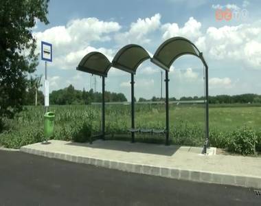 Megújultak és egységessé váltak a Déli Városrész buszmegállói Megújultak és egységessé váltak a Déli Városrész buszmegállói