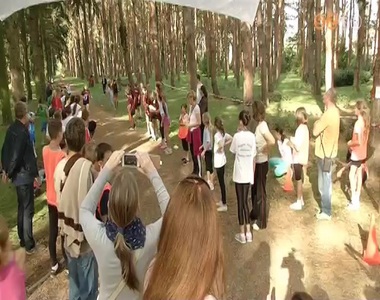 1956 m�teres fut�ssal eml�keztek iskol�sok az 56-os esem�nyekre