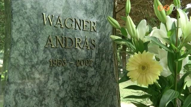 Koszorúzás Wagner András sírjánál Koszorúzás Wagner András sírjánál