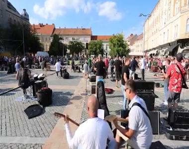 H�rom sz�m erej�ig �ssze�llt Szombathely legnagyobb zenekara