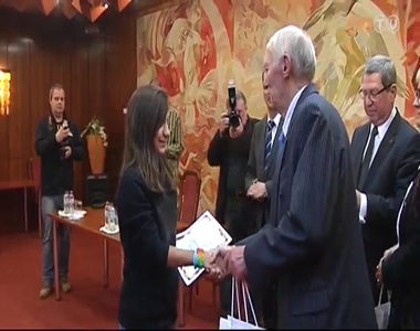 �nnep�lyesen �tadt�k az idei Petz-�szt�nd�jakat a V�rosh�z�n