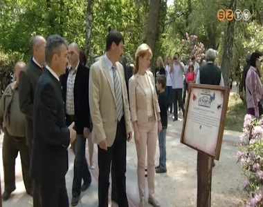 Eur�p�ban is egyed�l�ll� akad�lymentes�tett bemutat� �sv�ny a Jeli Arbor�tumban