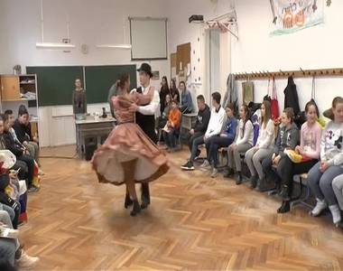 Ungv�ri di�kok �rkeztek Szombathelyre