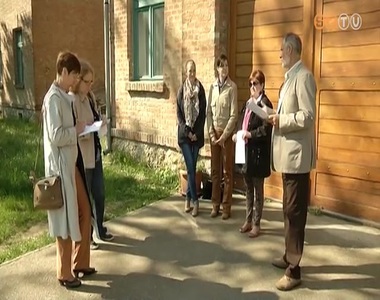 �ko-maj�lis lesz a husz�rlaktanya udvar�n