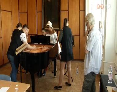 Koncert Balog J�zsef n�pdalgy�jt� m�veib�l