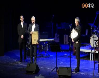 J�t�konys�gi est az autist�kat seg�t� szervezetek t�mogat�s�ra