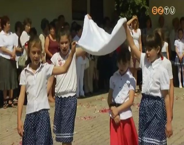 A P�nk�sd�t �nnepelt�k orsz�gszerte