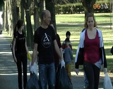 Szem�tszed�s �sszefogva