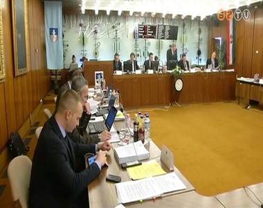 Mintegy 40 napirendi pontr�l t�rgyaltak a k�pvisel�k a novemberi k�zgy�l�sen