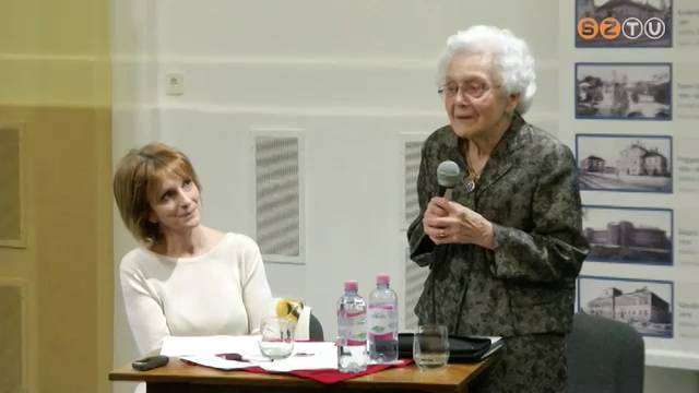 Simonn� P�vel Juditot k�sz�nt�tt�k sz�let�snapj�n a Savaria M�zeumban