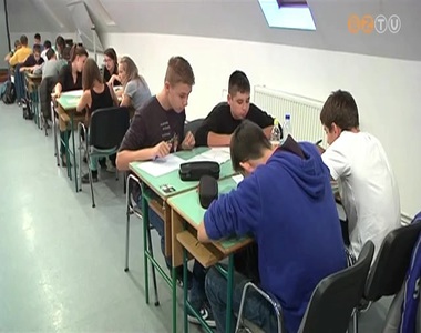 A v�rosb�l t�bb sz�z di�k vett r�szt a Bolyai Matematikai versenyen