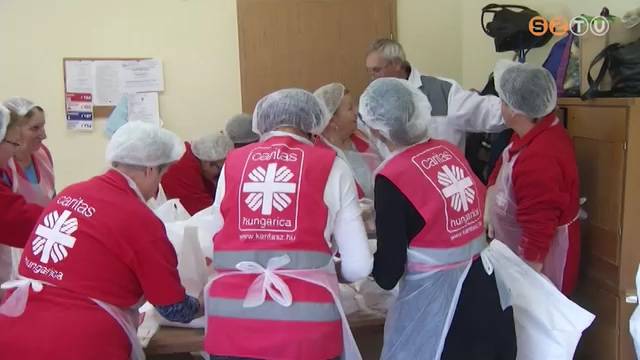 Lisztadom�nyt osztottak sz�t a Karit�sz munkat�rsai