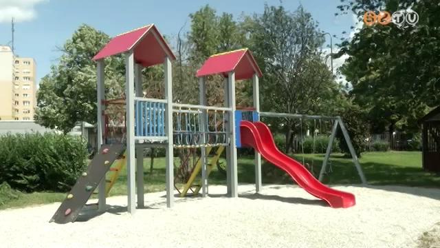 Iskolai játszótér összefogásból Iskolai játszótér összefogásból