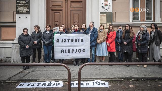 Polgri engedetlensgi akcit tartottak a tanrok orszgszerte azrt, hogy legyen joguk sztrjkolni