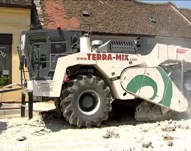 Gépmonstrum a belvárosban Gépmonstrum a belvárosban