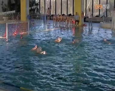 Nem z�rt j� h�tv�g�t a Domin�-AVUS