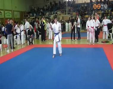 H�rom karat�s, n�gy �rem