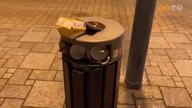 Vasrnap dlutnra megtelnek a F tri szemetesek