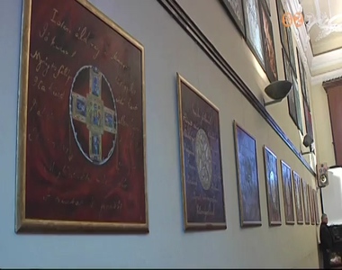 A Himnusz str�f�it �br�zol� k�pekb�l ny�lt ki�ll�t�s a Premontrei Gimn�ziumban