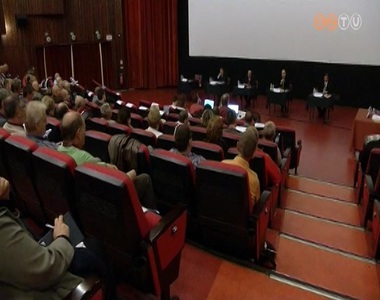 Polg�rmesterjel�ltek vit�ja