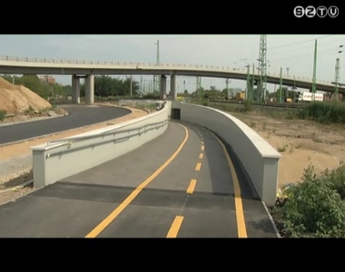 Már használhatják a gyalogosok és a biciklisek a Csaba úti aluljárót Már használhatják a gyalogosok és a biciklisek a Csaba úti aluljárót